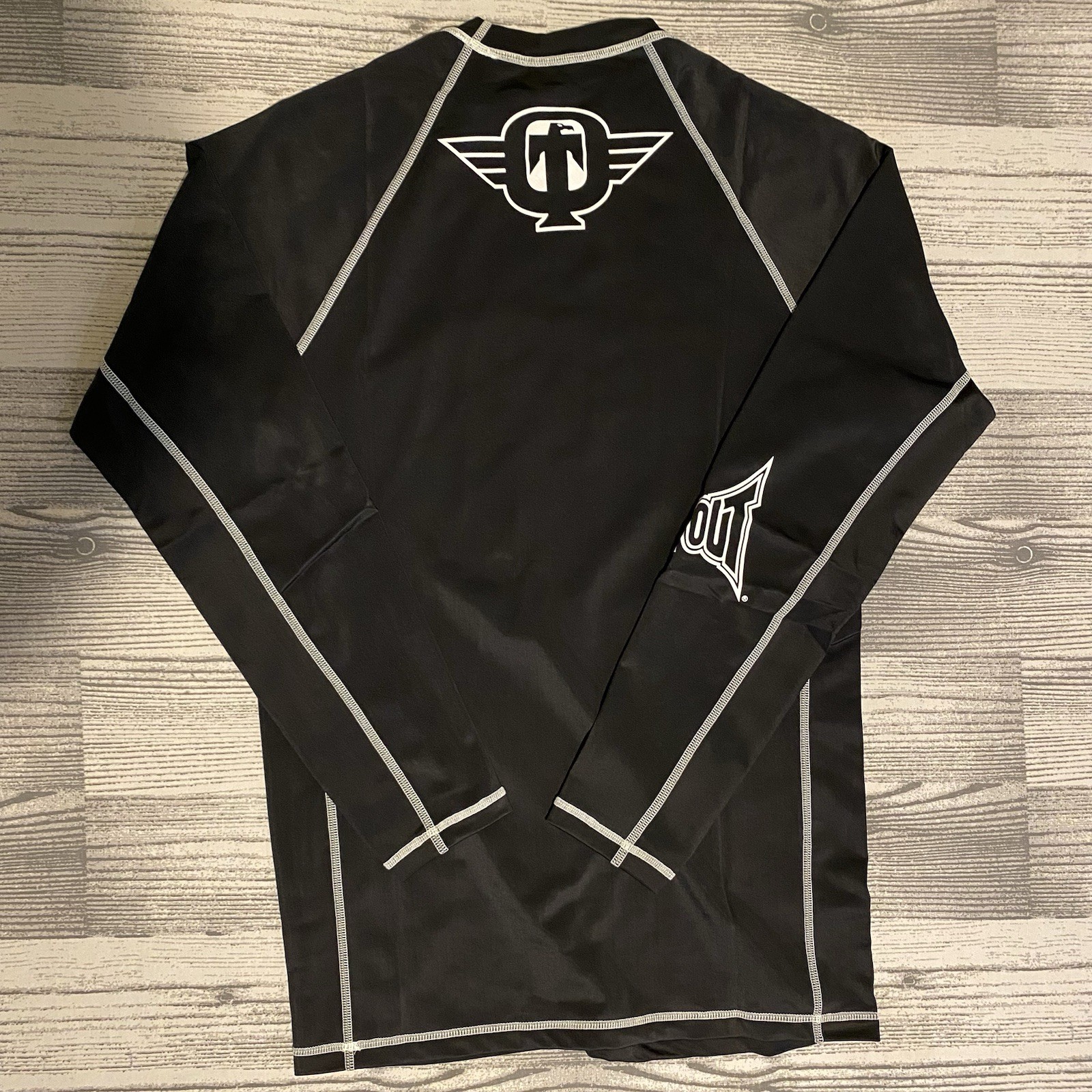 TAPOUT NWT Mens Rash Guard MMA Jiu Jitsu Long Sleeve Stretch Shirt Size L