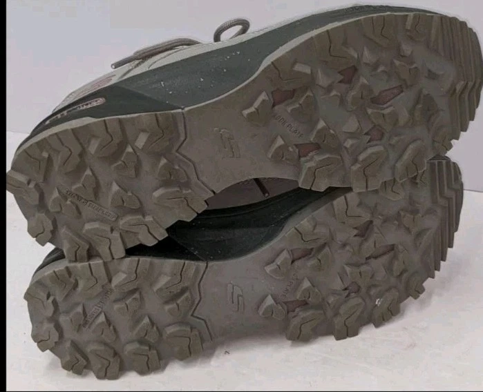 ZAPATOS DE SENDERISMO SKECHERS MAX PROTECT LEGACY GRIS CARBÓN PARA MUJER Talla 8 Foto 3 de 4