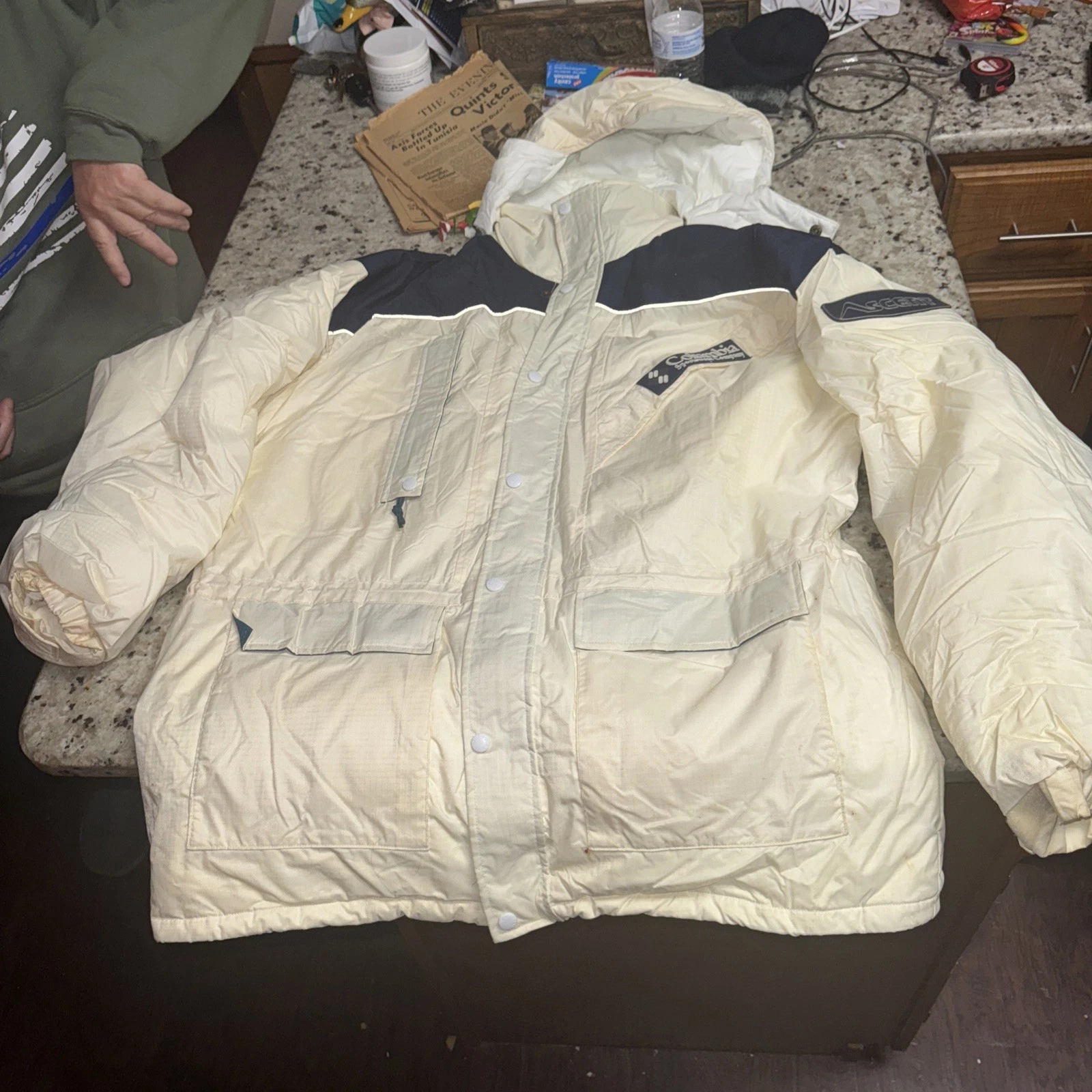 Columbia Ascent Men’s Sz Lg Coat Puffer Cream/ Navy