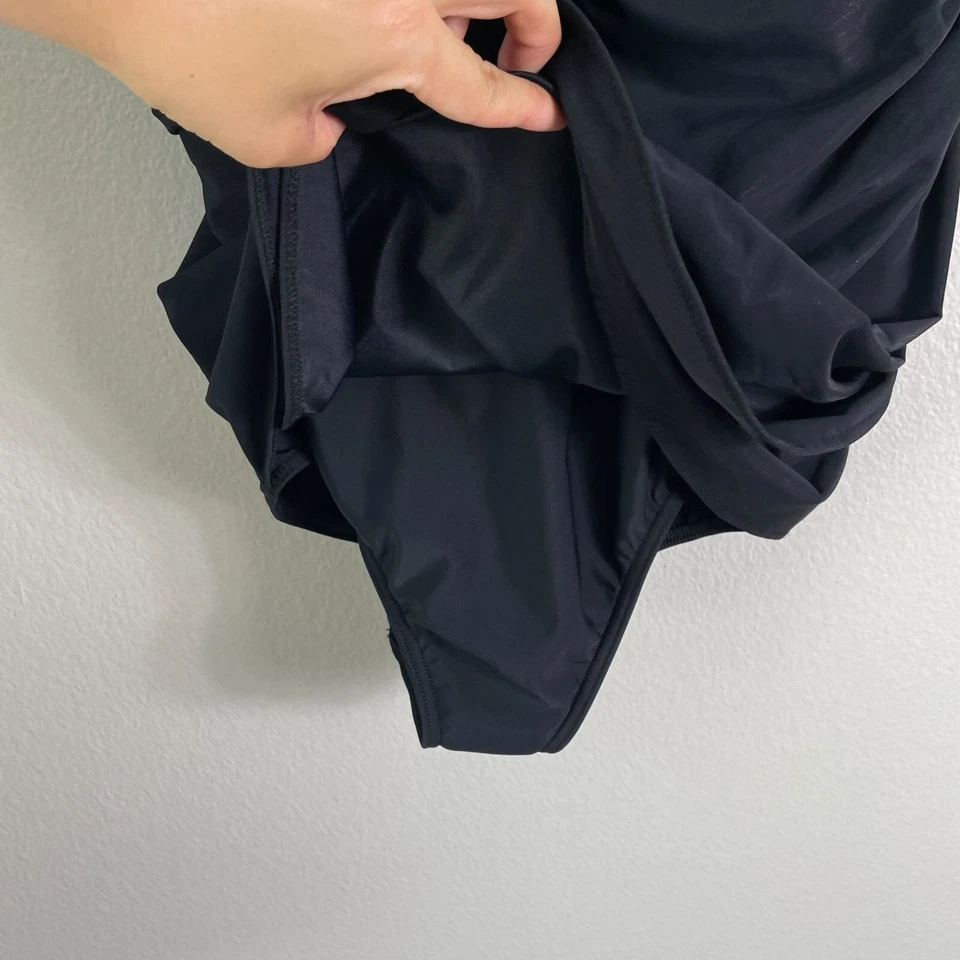 Купальник цельный женский Miraclesuit Plus 22W черный драпированный спереди - Изображение 3 из 4