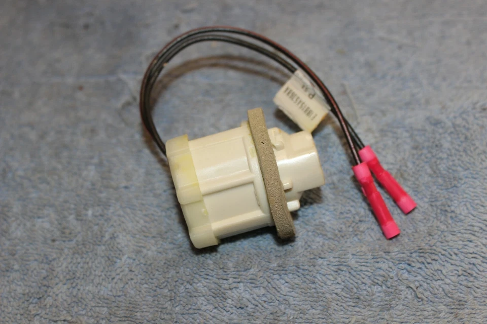 NOS 1981 1982 1983 1984 1985 1986 1987 1988 1989 FORD ESCORT BACKUP LIGHT SOCKET - Image 3 of 4