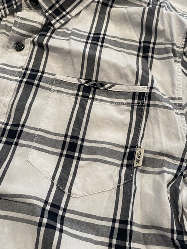 Vans Shirt Mens Medium White/Black Button Up Short Sleeve Plaid Chest Pocket - Picture 2 of 3