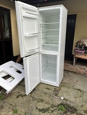 186cm Tall Freestanding Fridge Freezer – White – Good Working Order