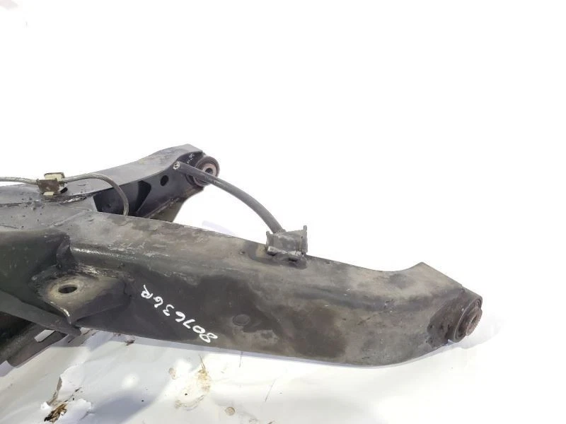 Nudillo trasero izquierdo con brazos OEM 1984 1985 1986 Nissan 300ZX Foto 4 de 4