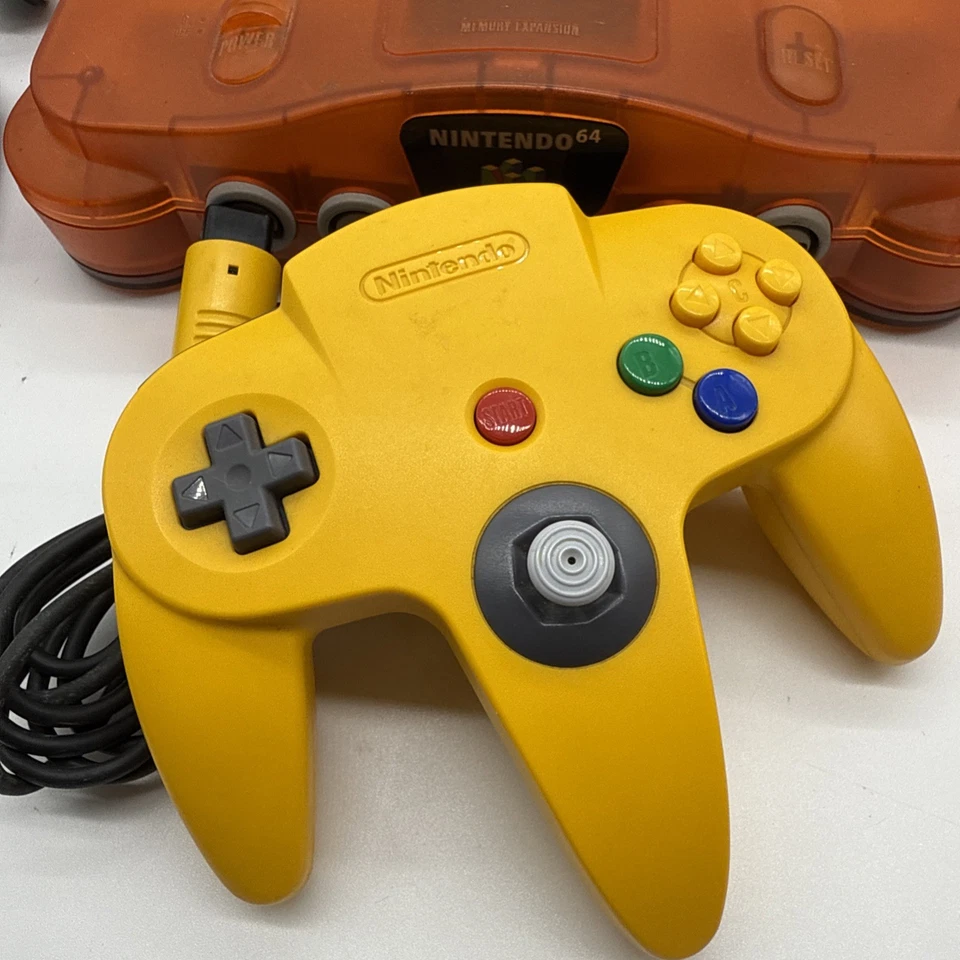 Consola Nintendo 64 - NUS-001 - Funtastic Fire Orange - N64 - ¡PROBADA Y FUNCIONANDO! Foto 2 de 4