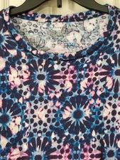 Westbound Women Size 1 ( XL ) Blue Geometric 3/4 Sleeve Knit Tee Colorful