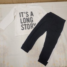 Boys sz 5-6 110cm Sweats Outfit "It's A Long Story" Black  White
