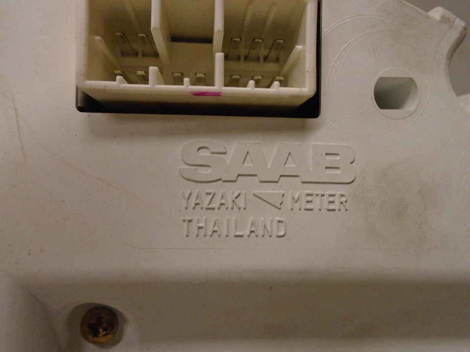 99 00 01 Saab 9-5 medidor de velocidade instrumento cluster 144K fabricante de equipamento original 69795-890T - Imagem 4 de 4