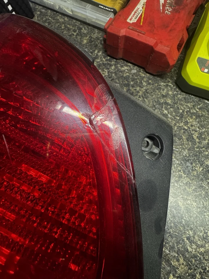 GS300,GS400,GS430 OEM Rear Tail light Assembly  - Изображение 4 из 4