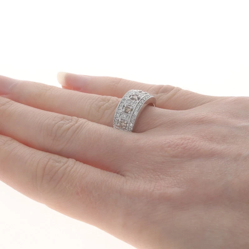 Banda de cóctel con racimo de diamantes EFFY - Anillo Milgrain redondo de oro blanco de 14 k de 1,00 ctw Foto 4 de 4