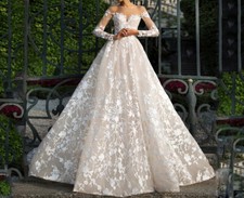 A Line Wedding Dresses Illusion Backless Long Sleeve Lace Appliques Bridal Gown