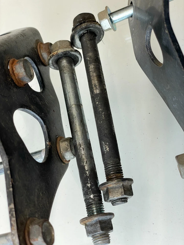 Honda CM185T 1979 Twinstar CM 185 soportes y pernos de motor OEM CM200 Foto 4 de 4