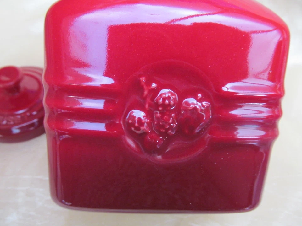 Le Creuset Stoneware Berry Jam Jar With Lid Cerise Unused VGC Red - No Spatula - Image 3 of 4