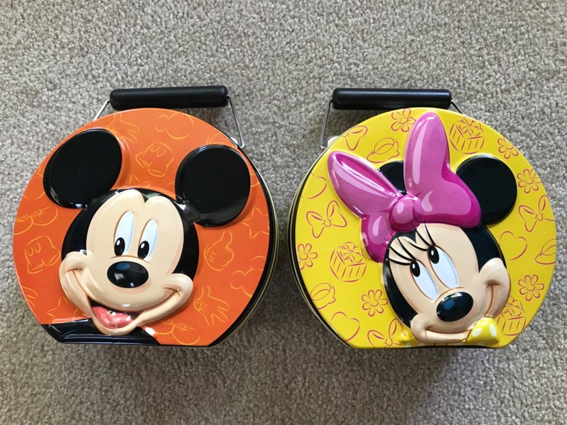MICKEY & MINNIE MOUSE METAL HINGED LUNCH/STORAGE/SNACK HANDLED BOX