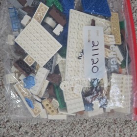 LEGO Minecraft: The Snow Hideout (21120) Complete some parts substituted color