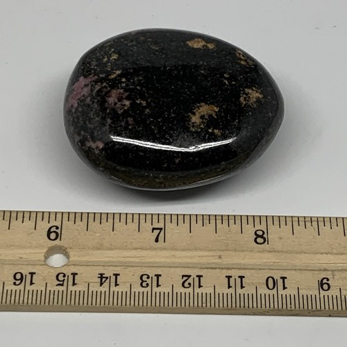 133.7g, 2.2"x1.8"x1.1", Rhodonite Palm-Stone Polished Reiki Madagascar,B12103 - Picture 9 of 10