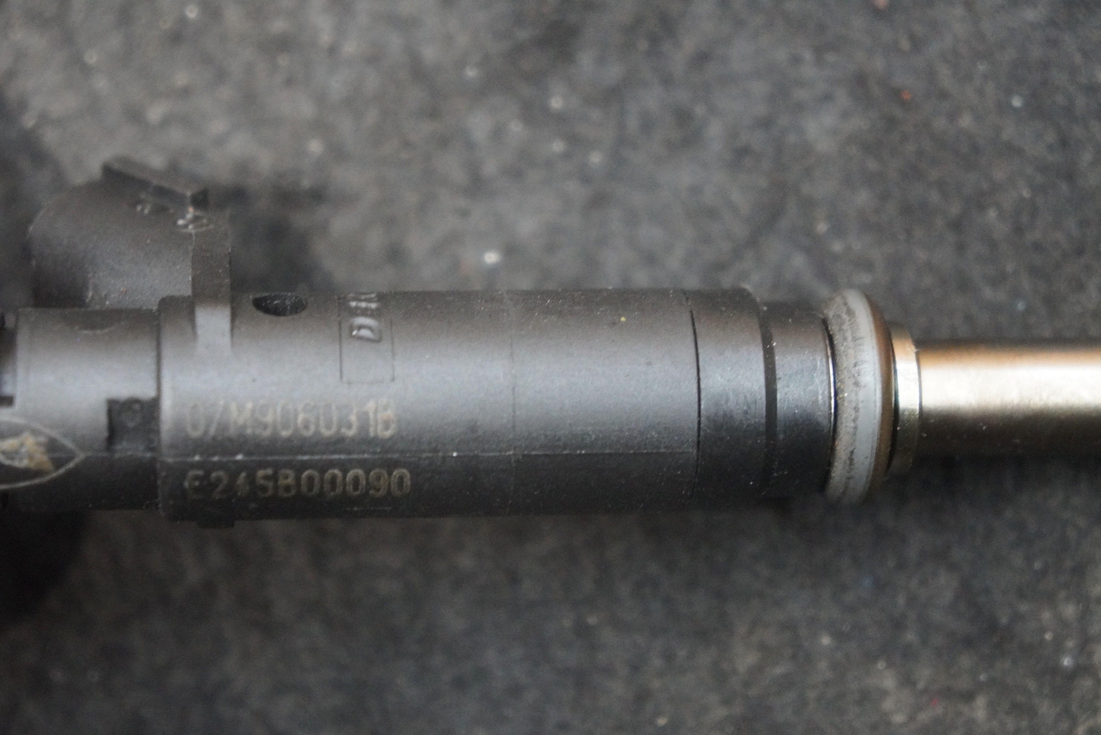 Fuel Injector Injection Valve 07M906031B OEM Lamborghini Aventador 2015