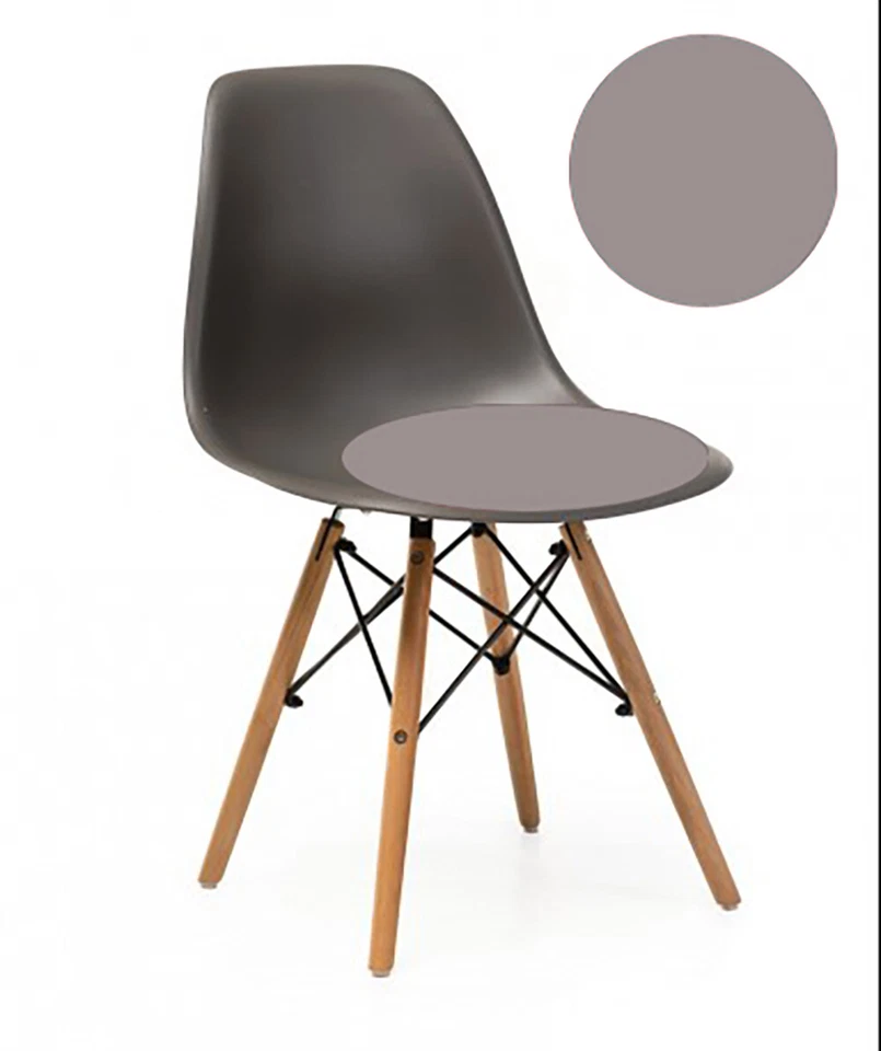 Están disponibles asientos de lana de fieltro cálido con estilo hecho a mano para sillas duras o taburetes Foto 4 de 4