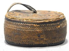 Antique Native American Birch Bark snuff box Wabanaki Penobscot Mi'kmaq 19th c.