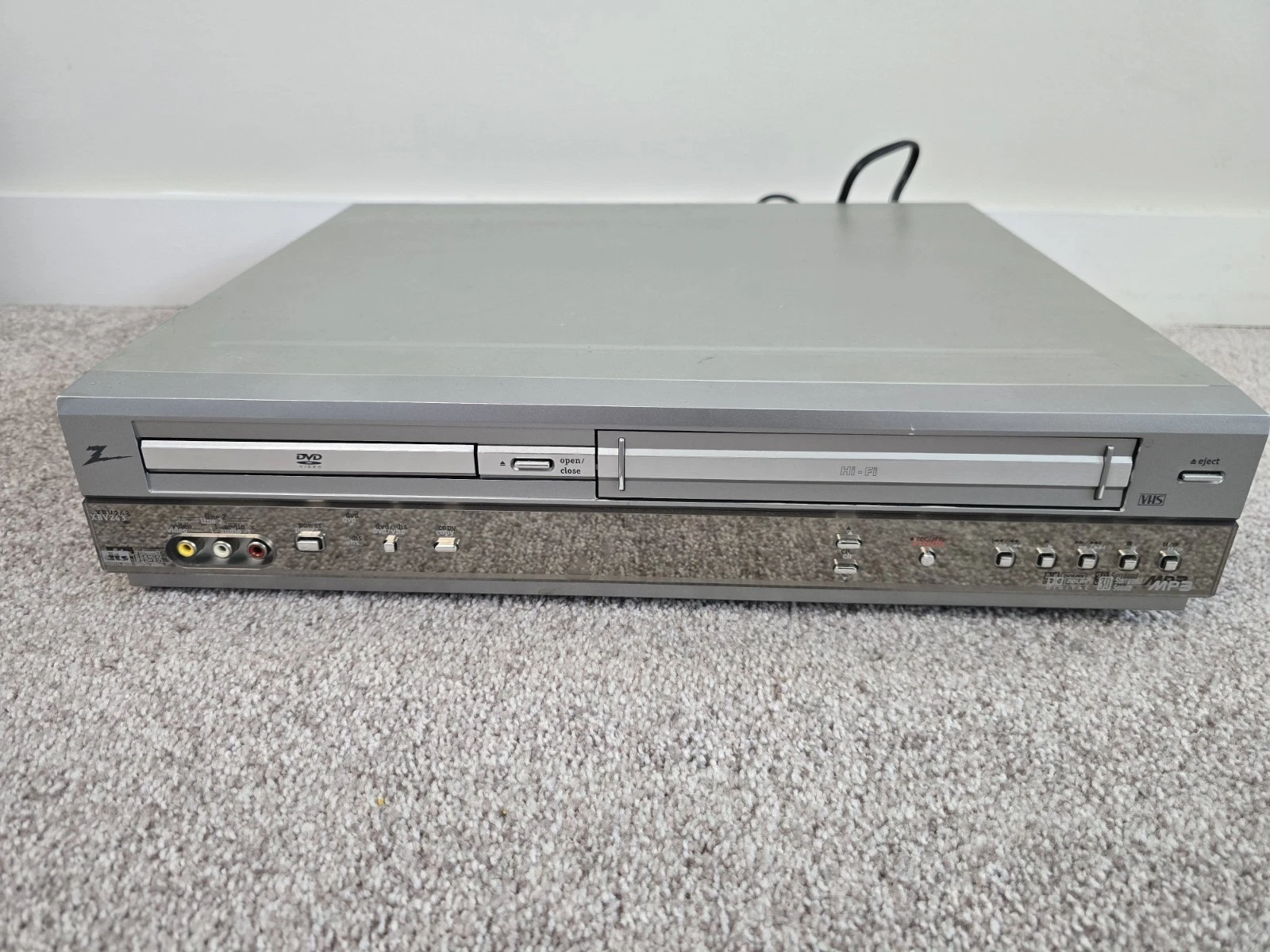 Zenith XBV243 DVD/VCR Combo Player Recorder - No Remote