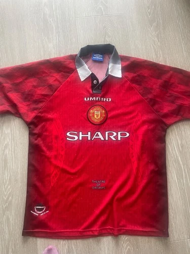 Manchester United Official  Football Shirt  size Adults XL Umbro Sharp 1996-98