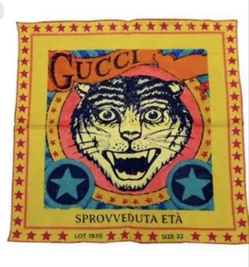 Foulard GUCCI Tiger Design avec boite d'origine et sac shopping pour homme et femme