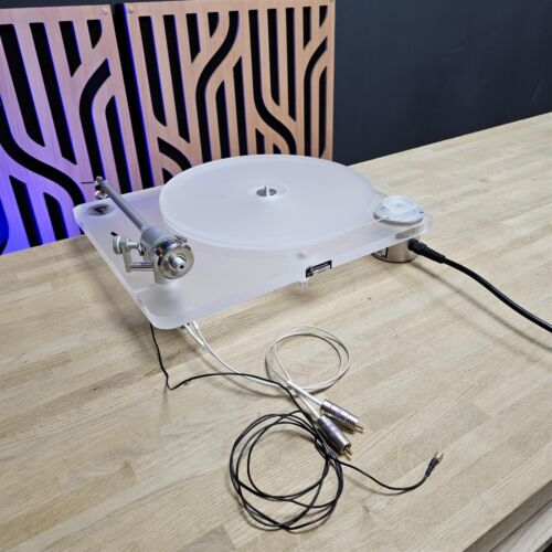 Clearaudio Emotion Turntable w/ Audio Technica AT-VM95ML Cartridge inc Warranty - Picture 7 of 9