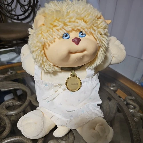 Cabbage Patch Kids Koosas Doll 1983