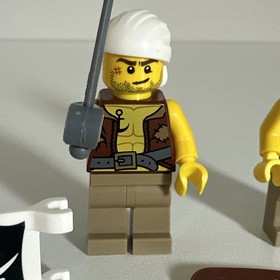 LEGO Pirates III Minifigure - Pirate Vest, Anchor Tatoo (pi158) 70409 Skull Flag