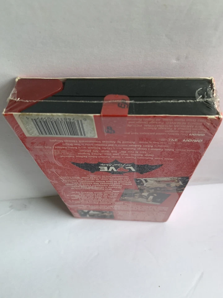 Love at First Bite (VHS,1979) Sealed Vintage Cult Comedy Horror Classic Movie - Image 3 of 3
