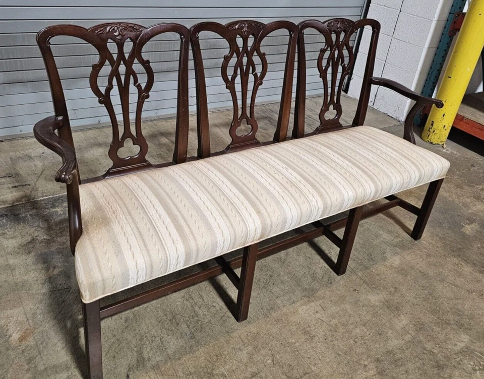 Sofá KITTINGER Caoba Estilo Chippendale Estilo Williamsburg Raro Foto 3 de 4