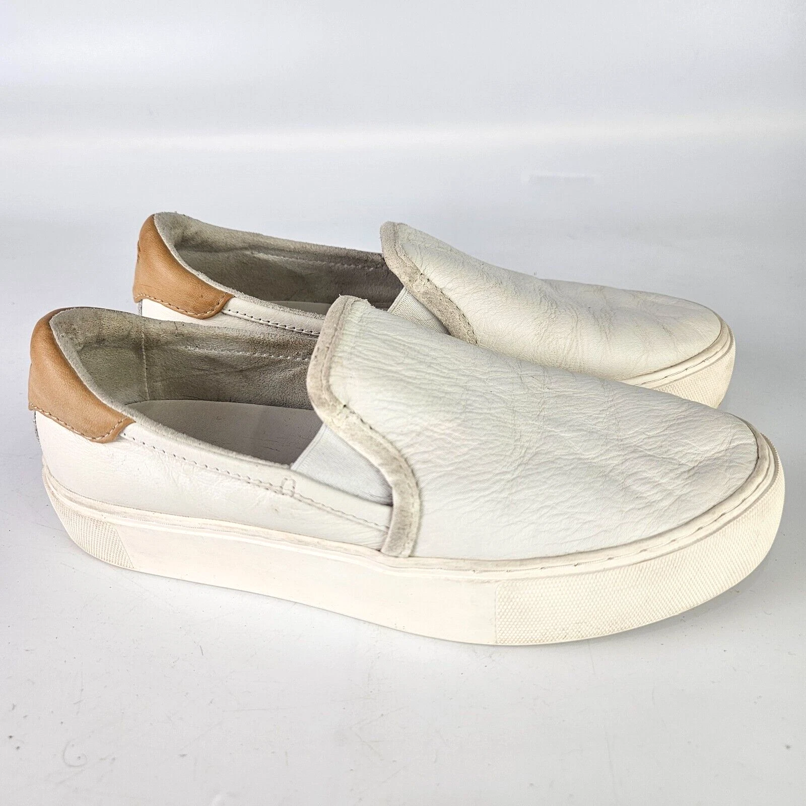 Scarpe basse casual UGG Cahlvan in pelle bianca 1121612 da donna taglia 7 5