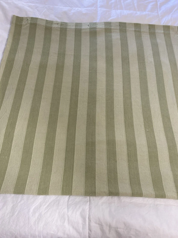 Cortina de ducha de tela a rayas verdes Pier 1 72x72 apio Foto 2 de 4