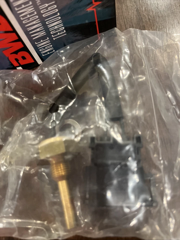 Sensor de temperatura de refrigerante del motor TS-448 estándar para Volvo Foto 2 de 2