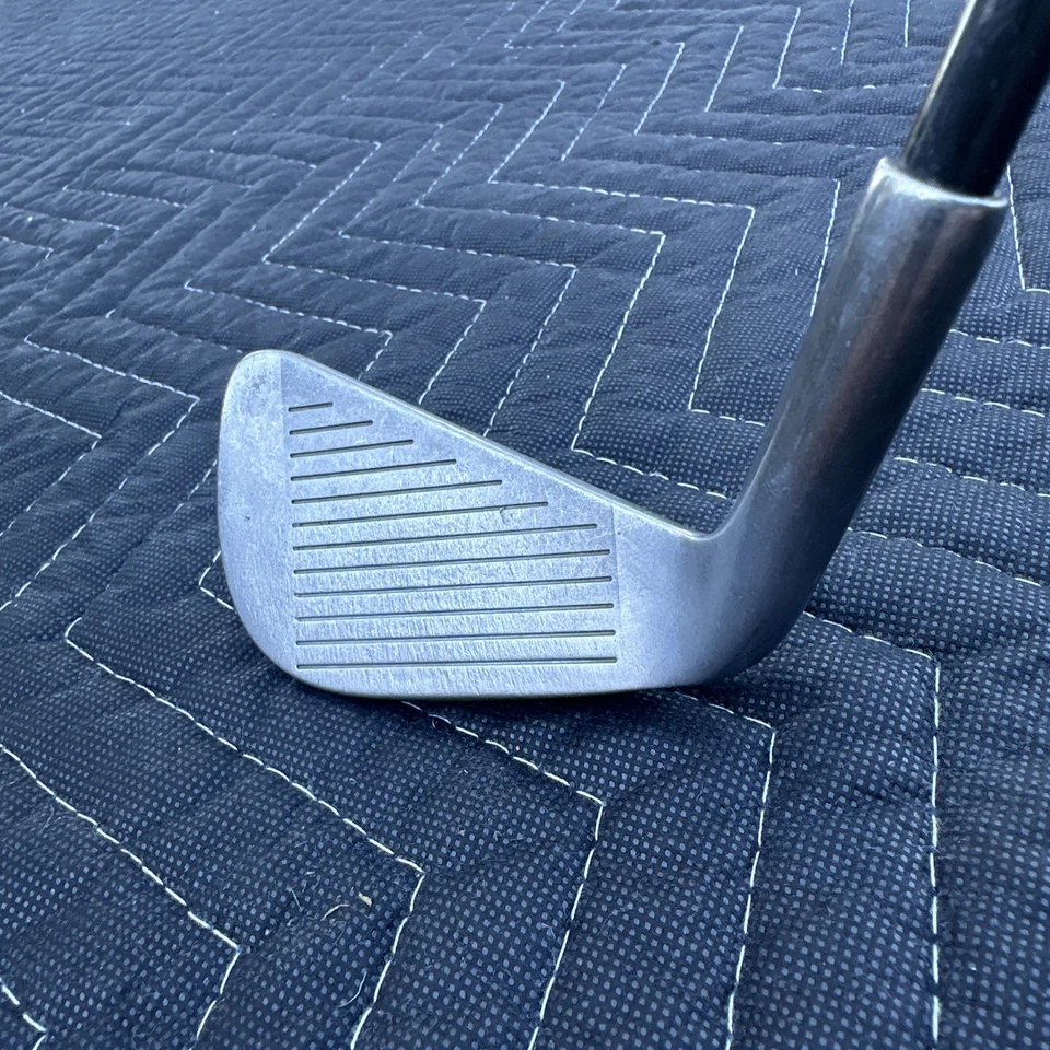 */Wilson - 1200GE - Gear Effect - 6 Iron- Graphite Shaft- Golf Pride Cord Grip - Image 3 of 4