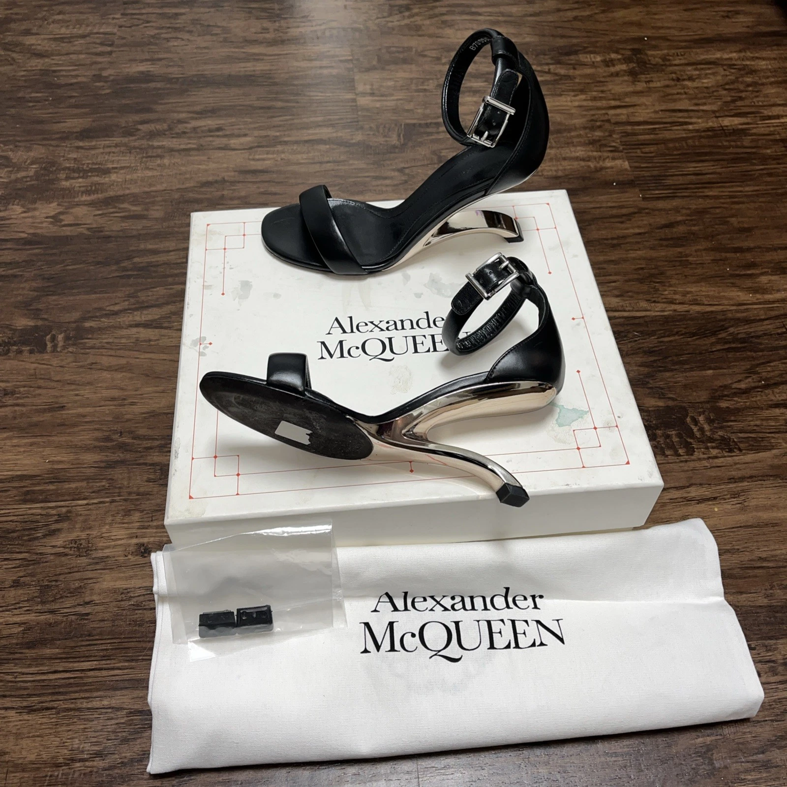 Alexander McQueen — $1190 Alexander McQueen Women Black Leather Arc Naked Heel Sandal Size 35