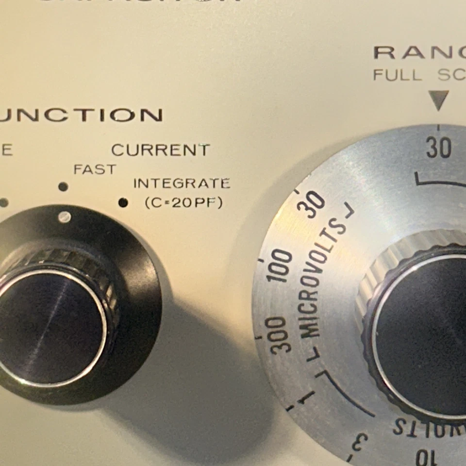 Винтажный вибрационный конденсаторный электрометр Keithley Instruments 640, отличное качество - Изображение 3 из 4