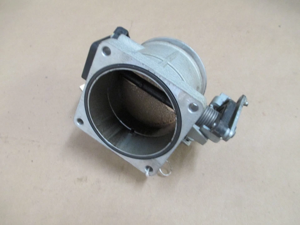 Ferrari 456 M GT -- Soporte de carrocería del acelerador derecho # 175085 Foto 3 de 3