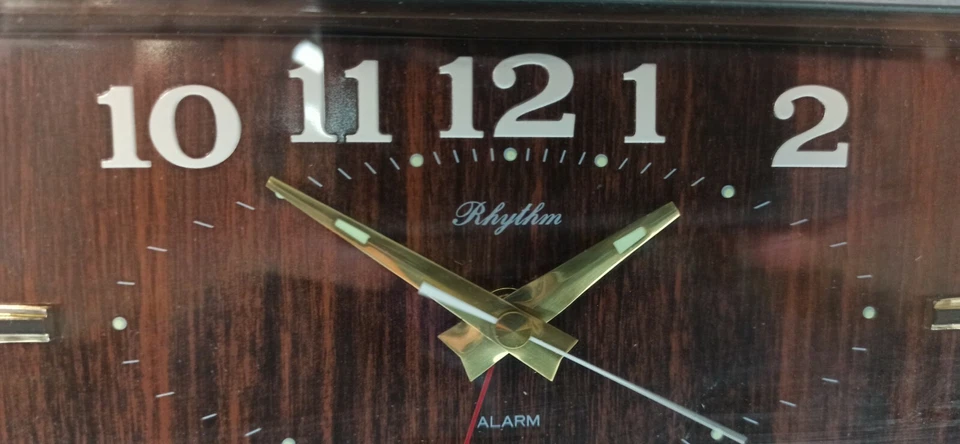 Tischuhr von Rhythm aus den 70 er Jahren Wecker - Bild 3 von 4