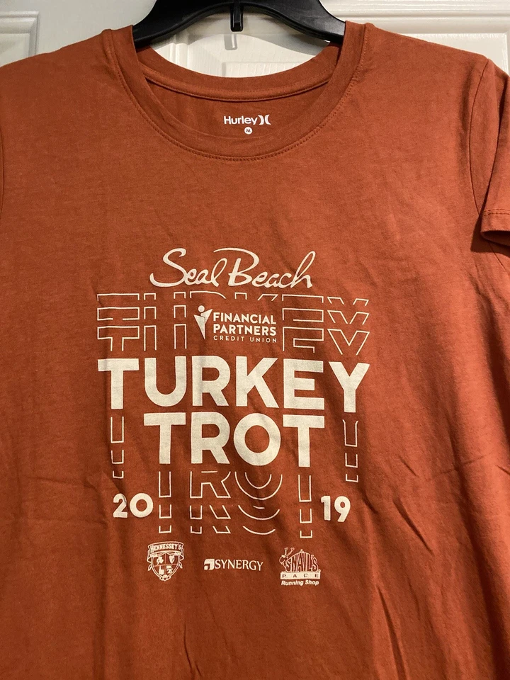 Camiseta Hurley Turkey Trot 2019 Seal Beach CA para mujer talla mediana color óxido B90” Foto 3 de 4