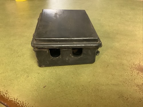 Relay box VW T3 T25 Vanagon Caravelle Multivan 251906296 - Picture 3 of 8