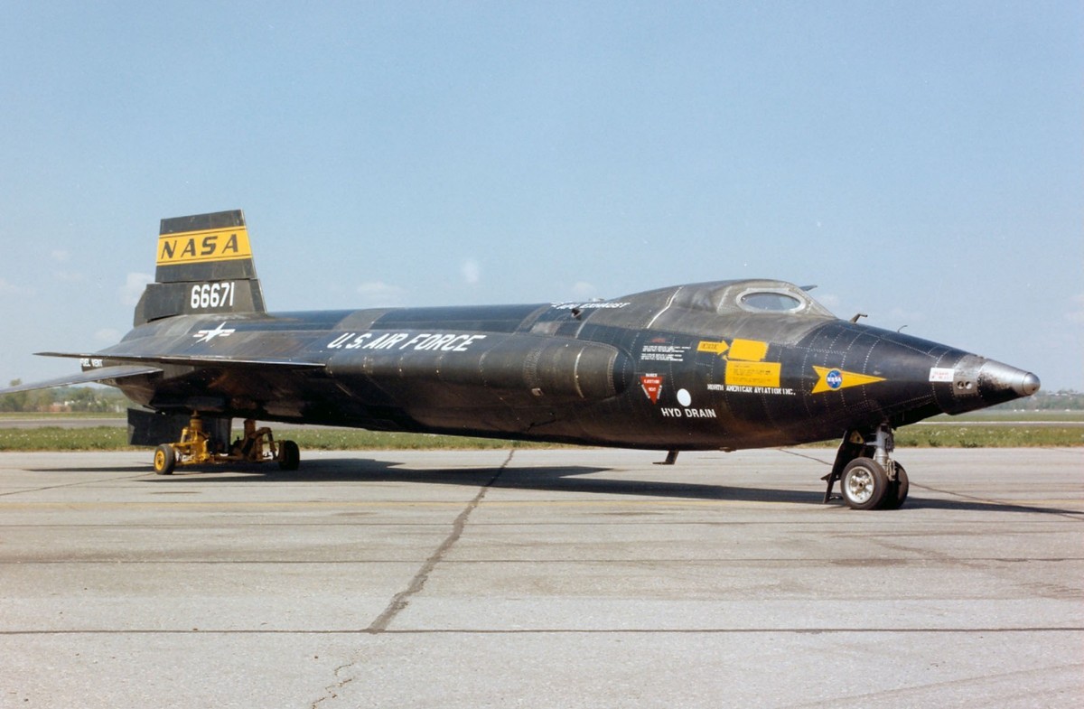 g*ん様 90s B-15C U.S Air Force 38 The Amazing USAF North American X-15 - NASA and the X-15 Story | eBay