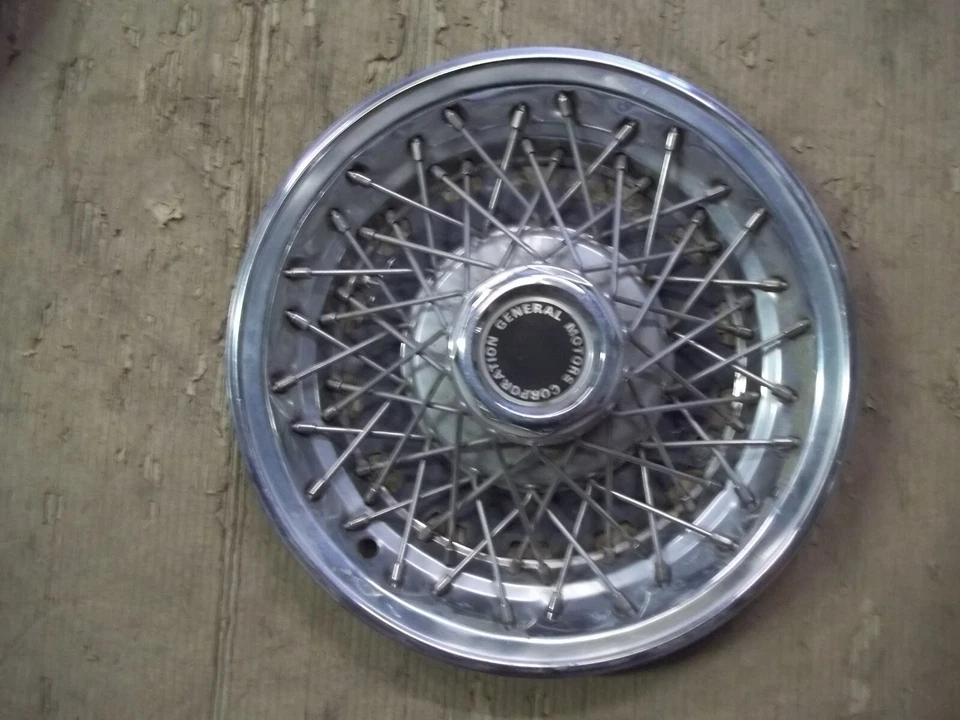 72 73 74 Chevrolet GMC Van Tapacubos Llanta Tapacubos 14" RADIOS CABLE OE 3117 Foto 4 de 4