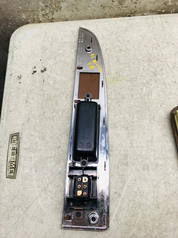 91 92 93 Interruptor de ventana eléctrica Buick Riviera pasajero derecho derecho derecho derecho  Foto 2 de 2