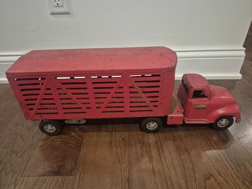 Tonka Livestock Semi Truck & Cattle Trailer Red Pressed Steel Toy  1950'S
