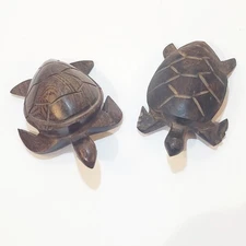 Vintage Lot of 2 Wooden Hand Carved Turtle Figurines Tortoise Animal Reptile