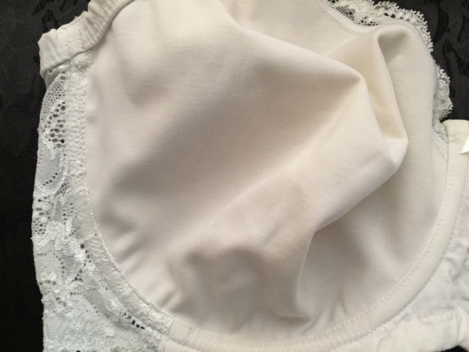 Label teared Bra size it4dd us 36dd eu 80dd Unpadded underwired white ...