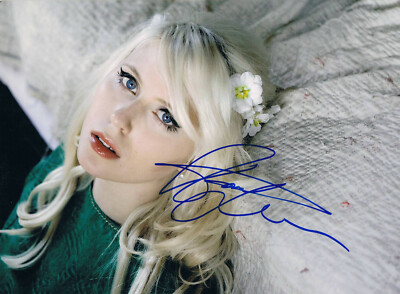 Amanda Jenssen 1988- genuine autograph photo 8''x11'' signed IN PERSON singer
