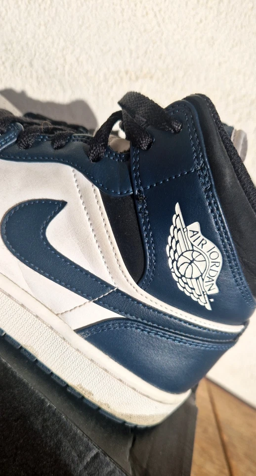 Nike Air Jordan 1 High, foto 2 di 5