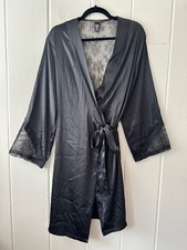 Victoria s Secret Black Chantilly Lace Satin Robe Kimono Size Medium/Large